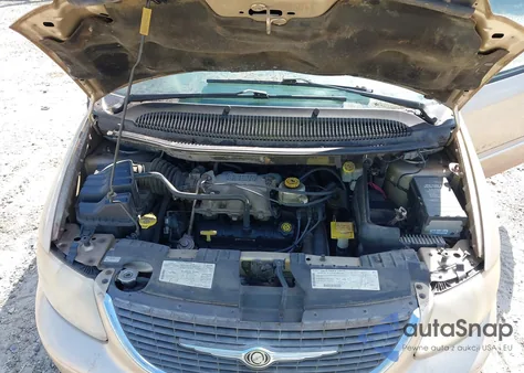 2001 Chrysler Town & Country Limited from USA, damaged, VIN 2C8GP64L31R207781